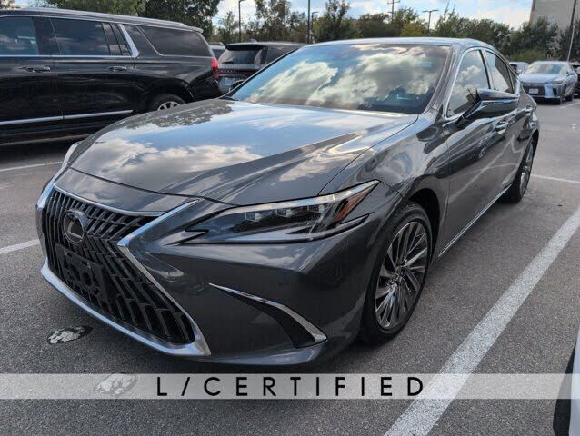 2025 LEXUS ES