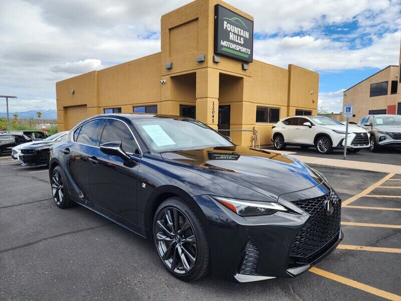 2022 LEXUS IS