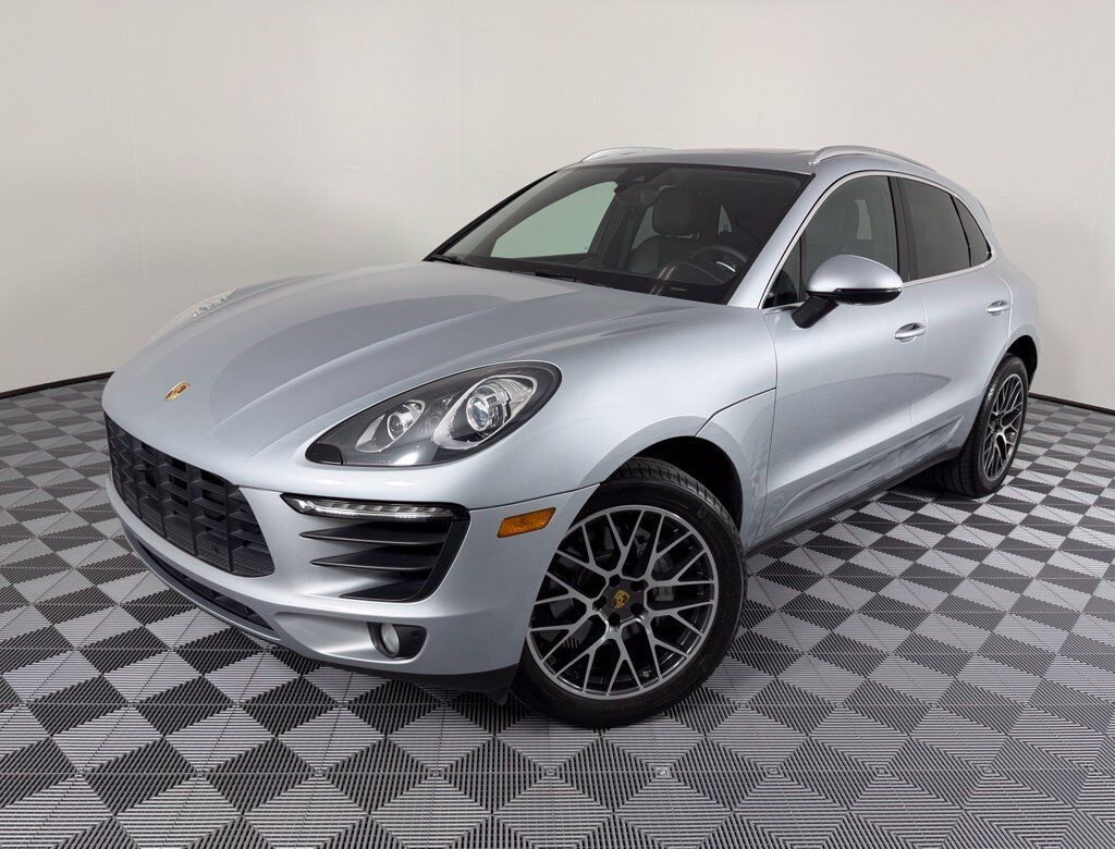 2018 PORSCHE Macan