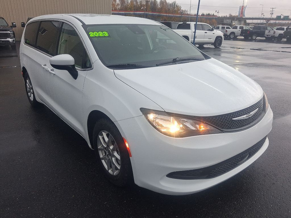 2023 CHRYSLER Voyager