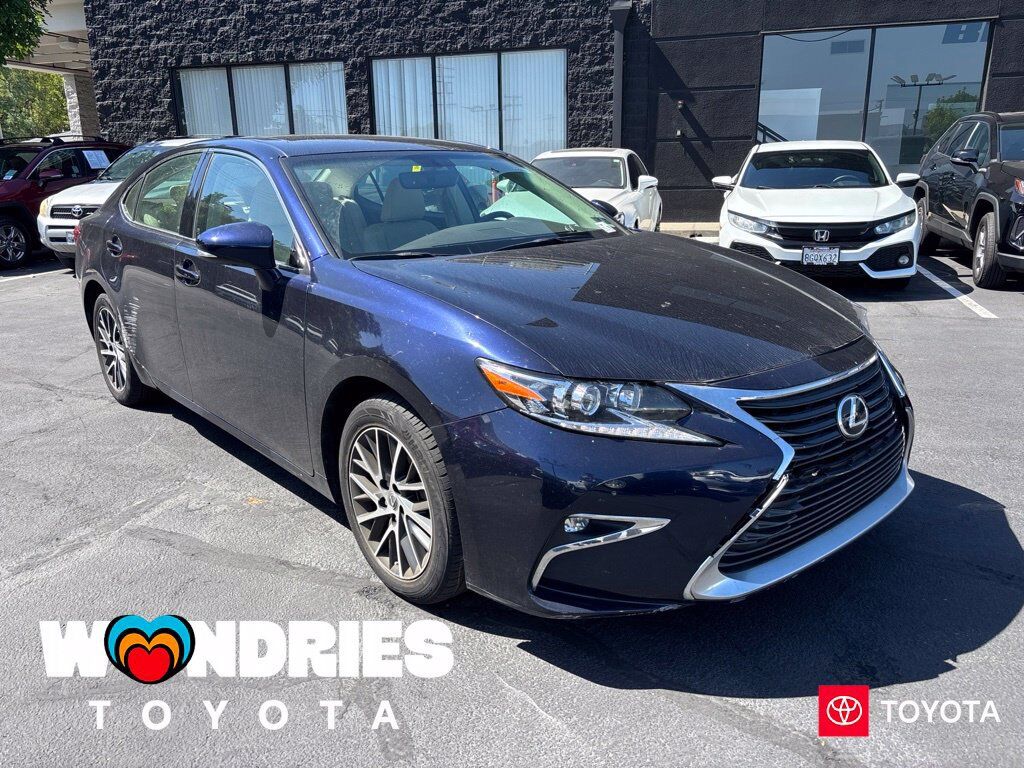 2016 LEXUS ES