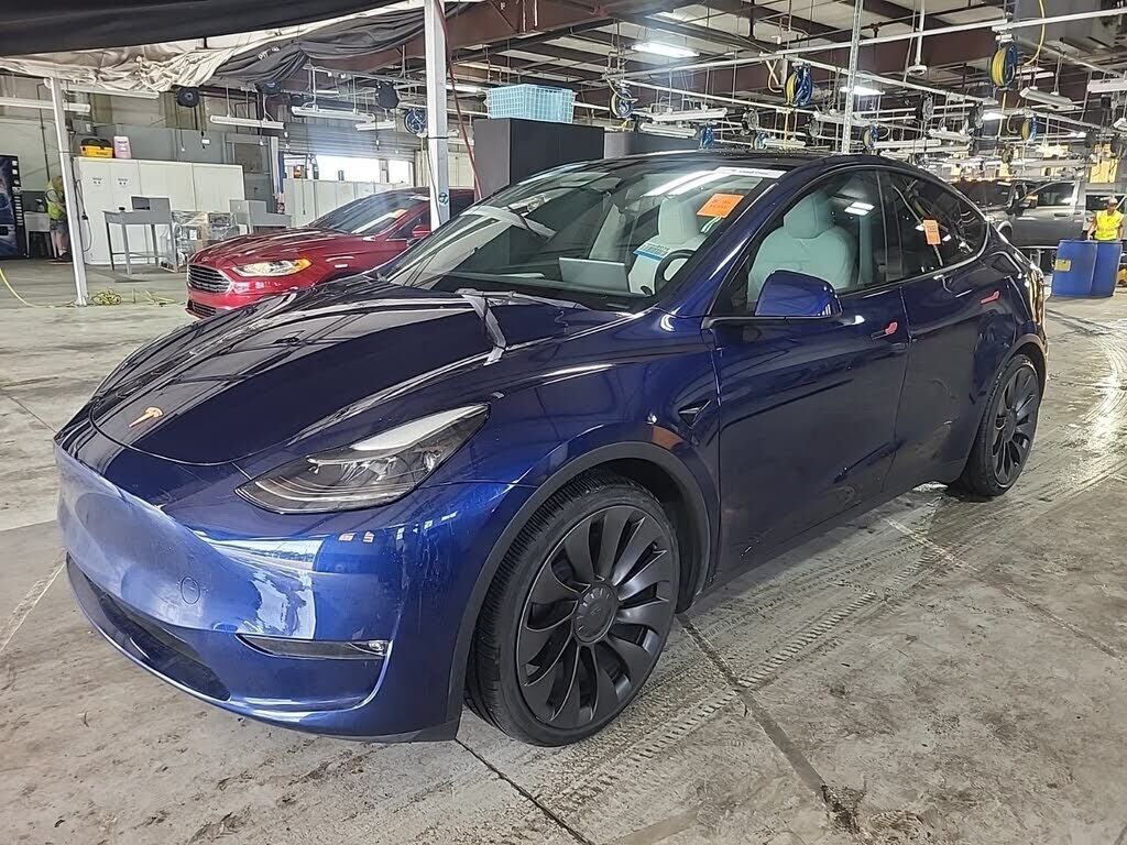 2023 TESLA Model Y