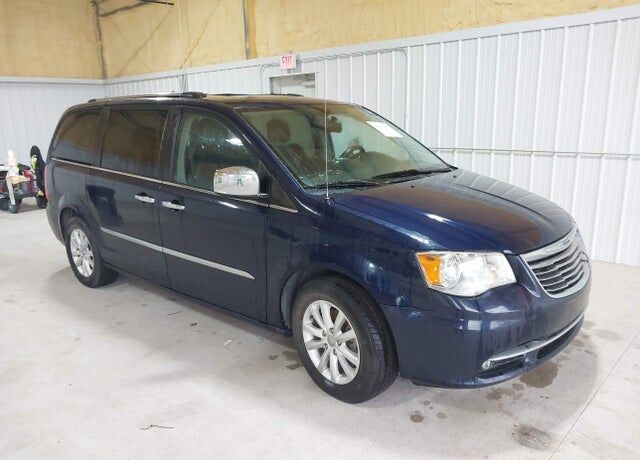 2016 CHRYSLER Town and Country