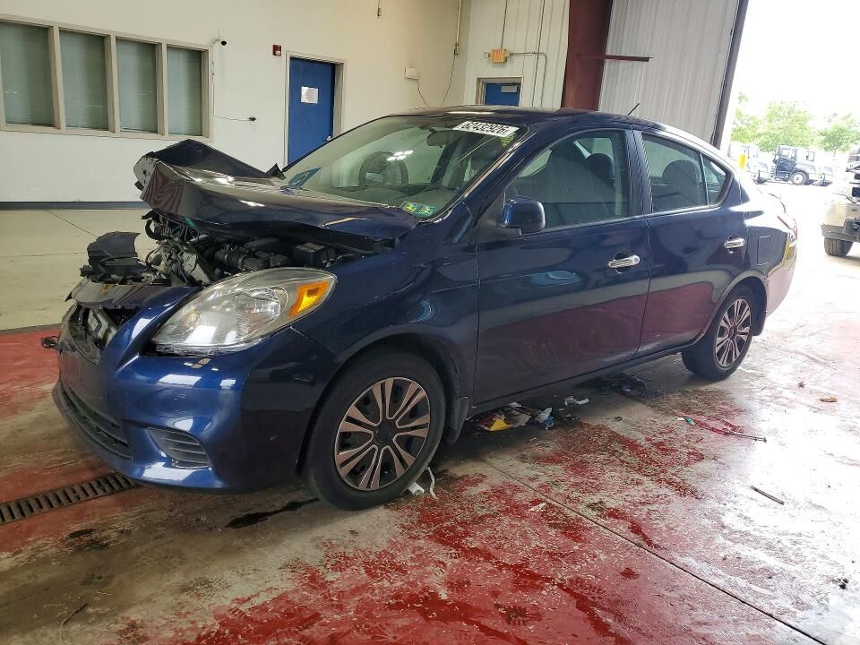 2013 NISSAN Versa
