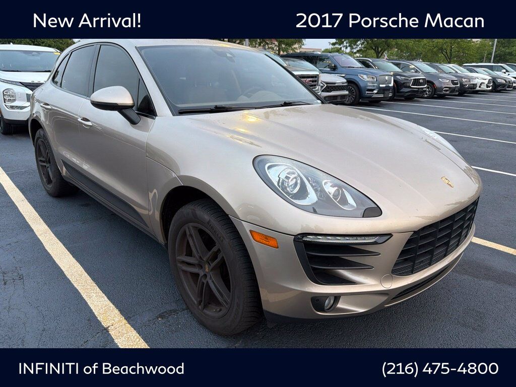 2017 PORSCHE Macan