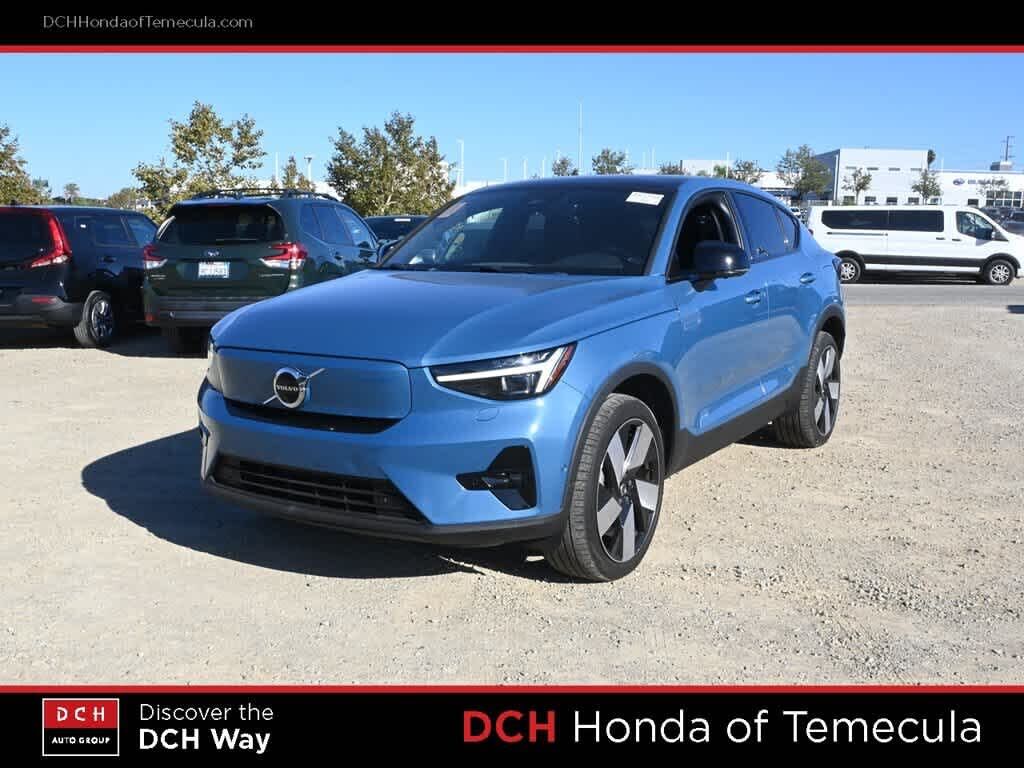 2023 VOLVO C40
