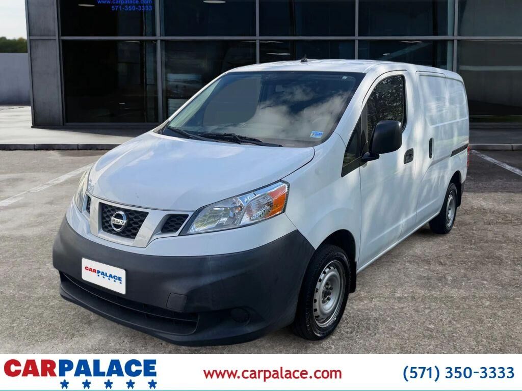 2017 NISSAN NV200