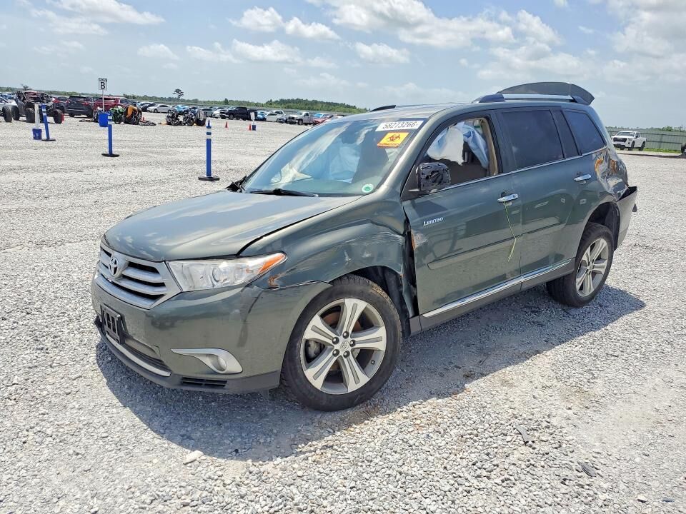 2013 TOYOTA Highlander
