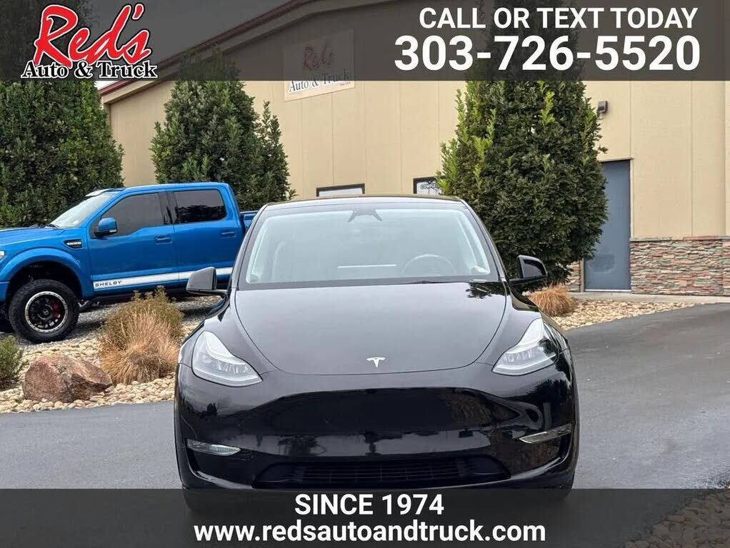 2023 TESLA Model Y