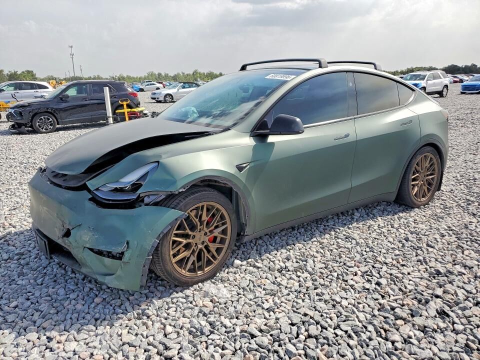 2024 TESLA Model Y