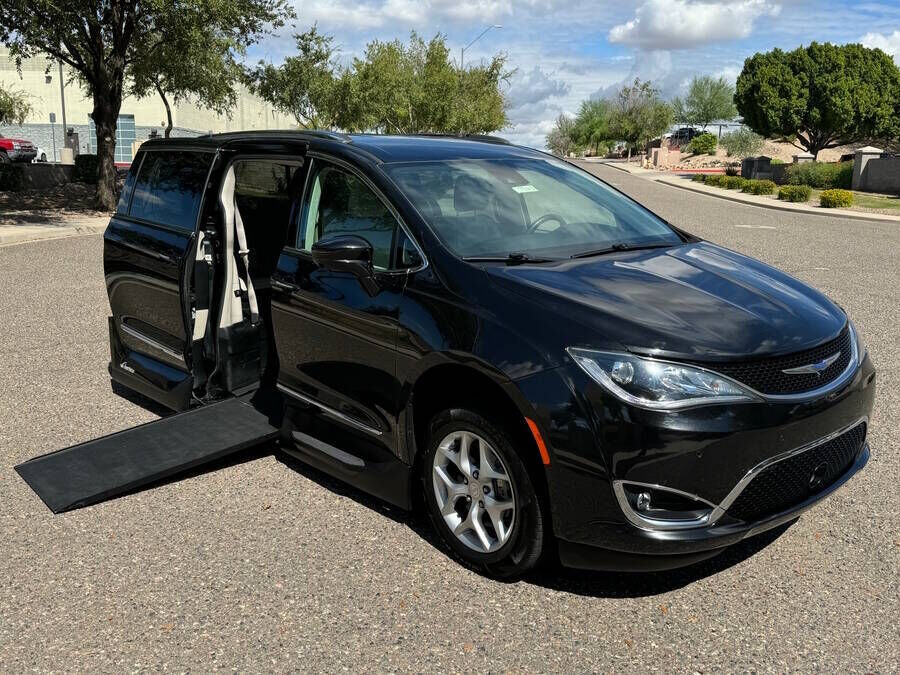2018 CHRYSLER Pacifica