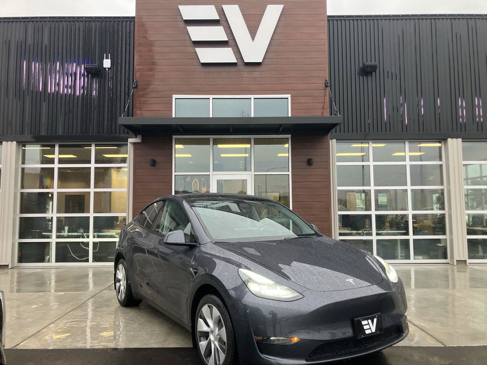 2023 TESLA Model Y