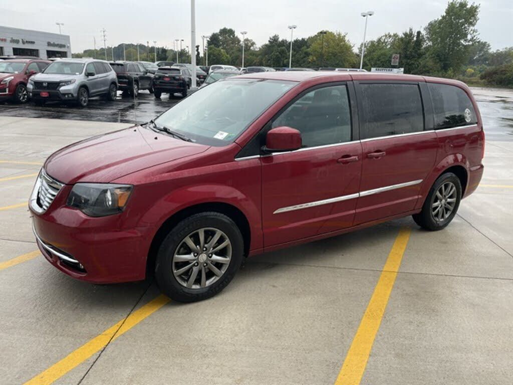 2015 CHRYSLER Town and Country