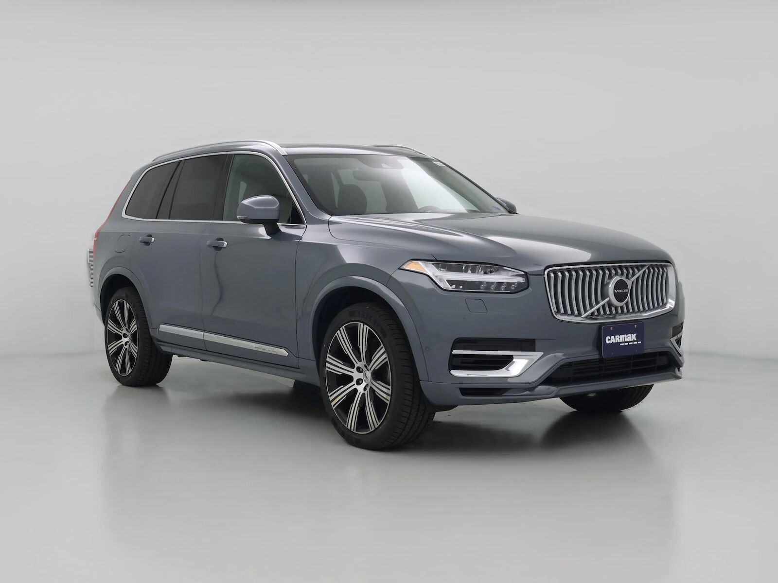 2022 VOLVO XC90
