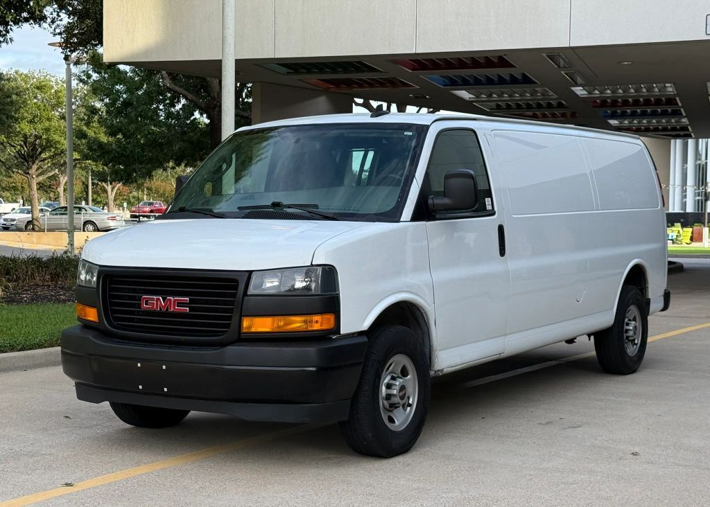 2023 GMC Savana