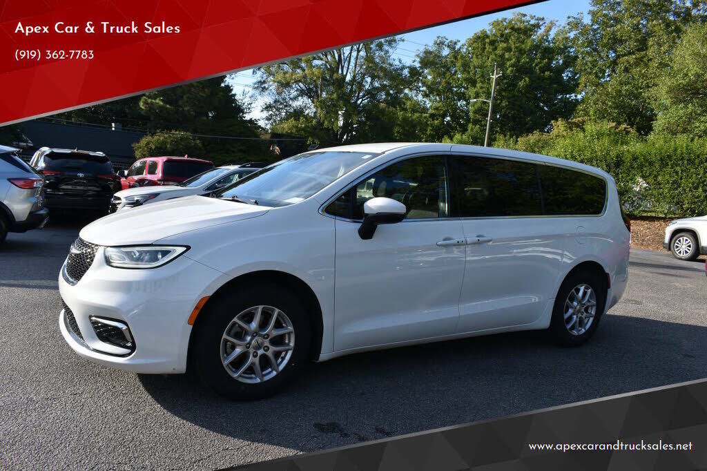 2023 CHRYSLER Pacifica