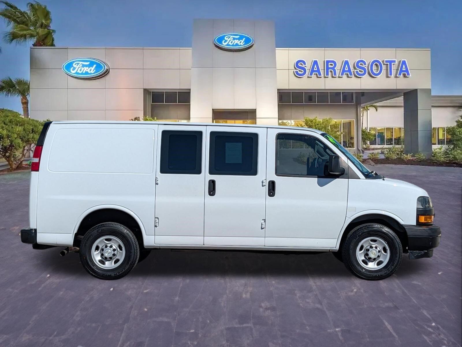 2020 CHEVROLET Express