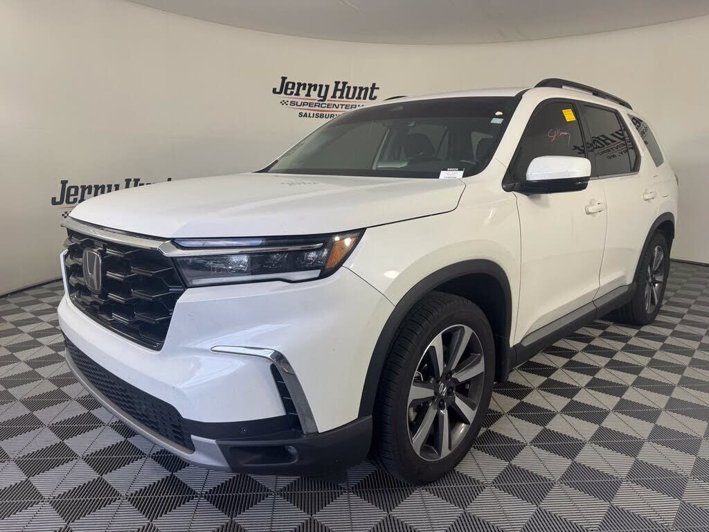 2025 HONDA Pilot