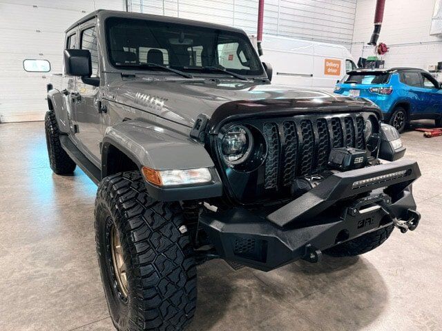 2022 JEEP Gladiator