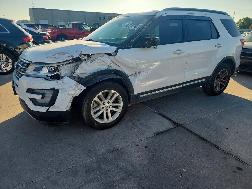 2017 FORD Explorer