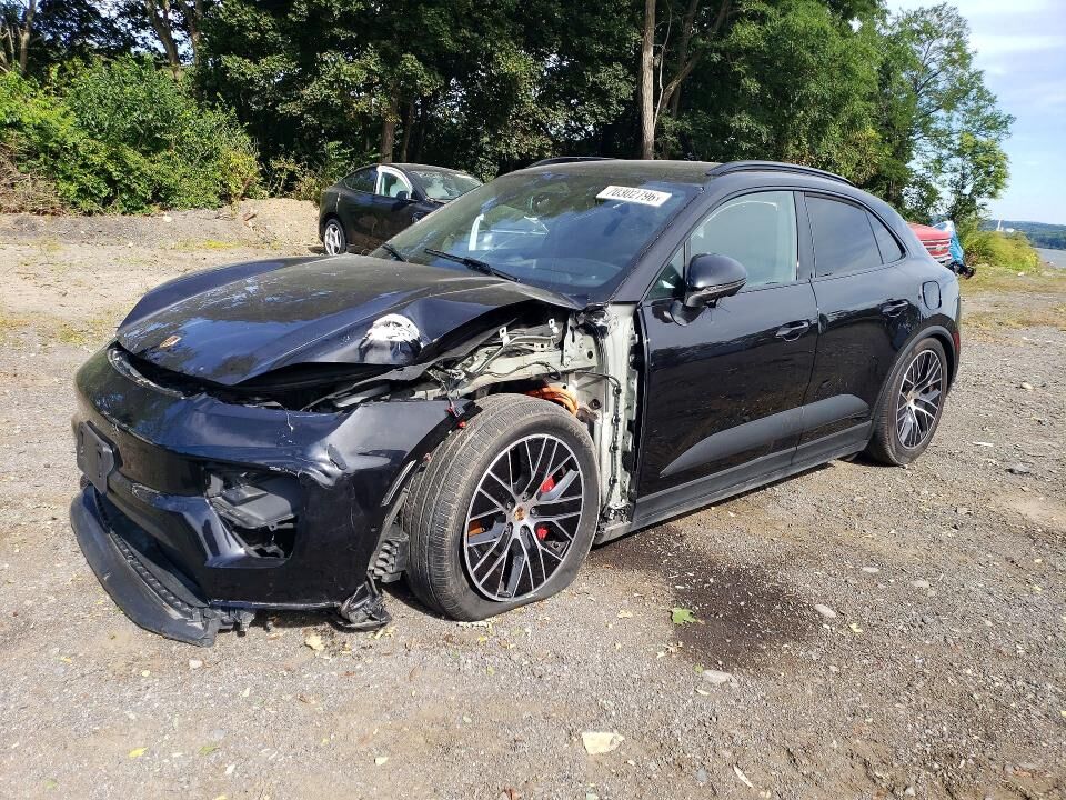 2025 PORSCHE Macan
