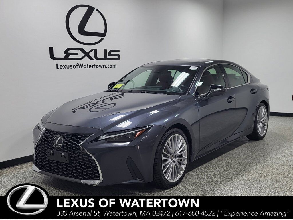 2022 LEXUS IS