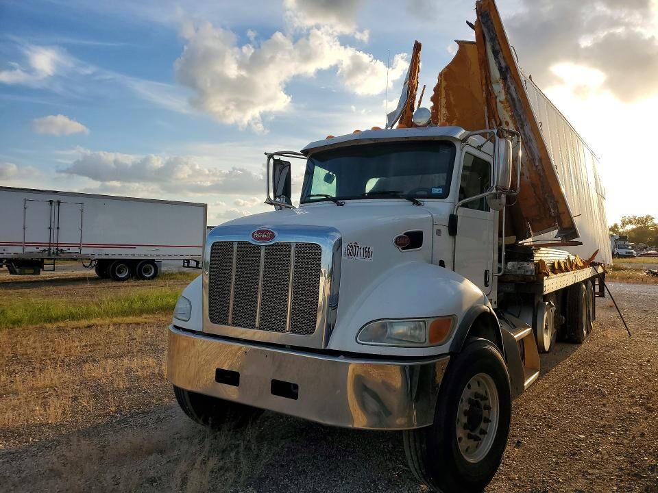 2020 PETERBILT 348