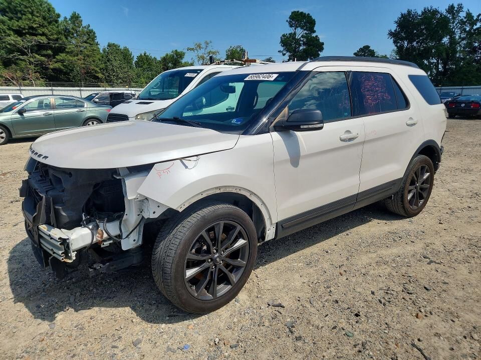 2017 FORD Explorer