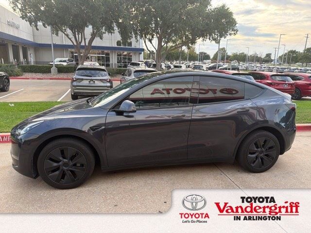 2024 TESLA Model Y