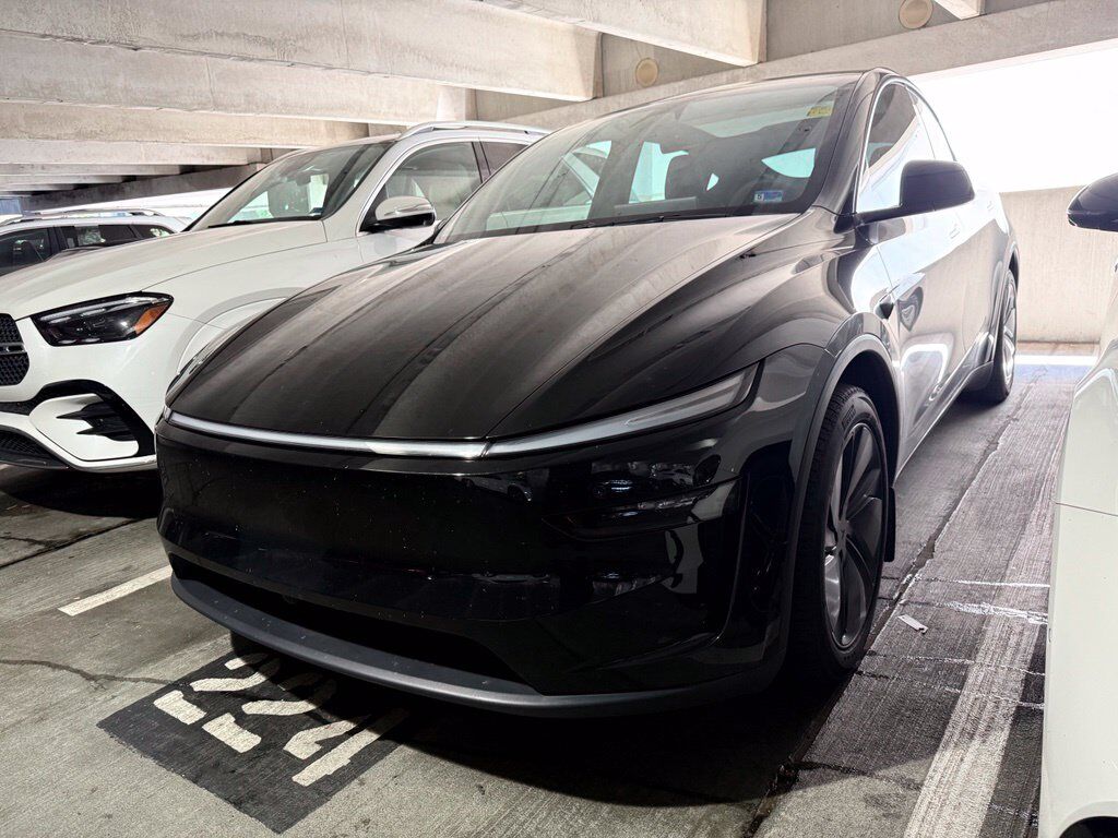 2026 TESLA Model Y