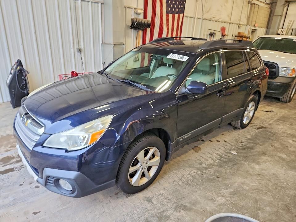 2013 SUBARU Outback