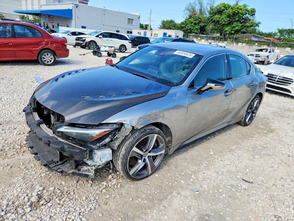 2022 LEXUS IS