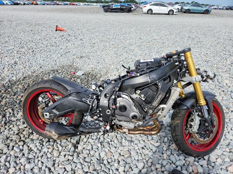 2026 SUZUKI GSX-R750