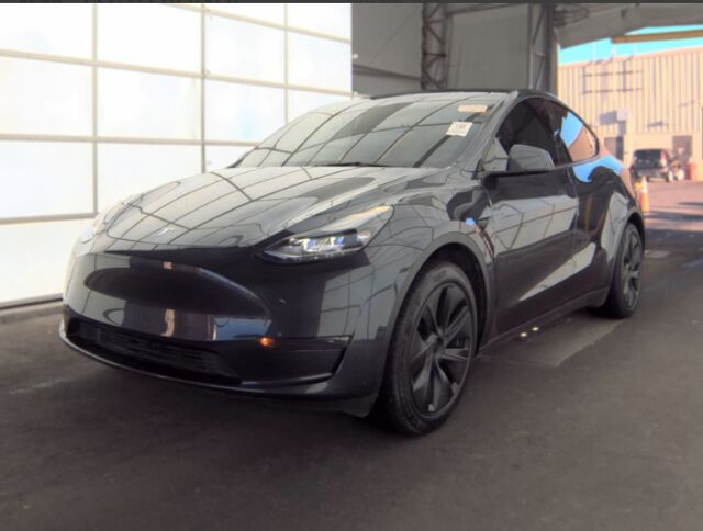 2024 TESLA Model Y