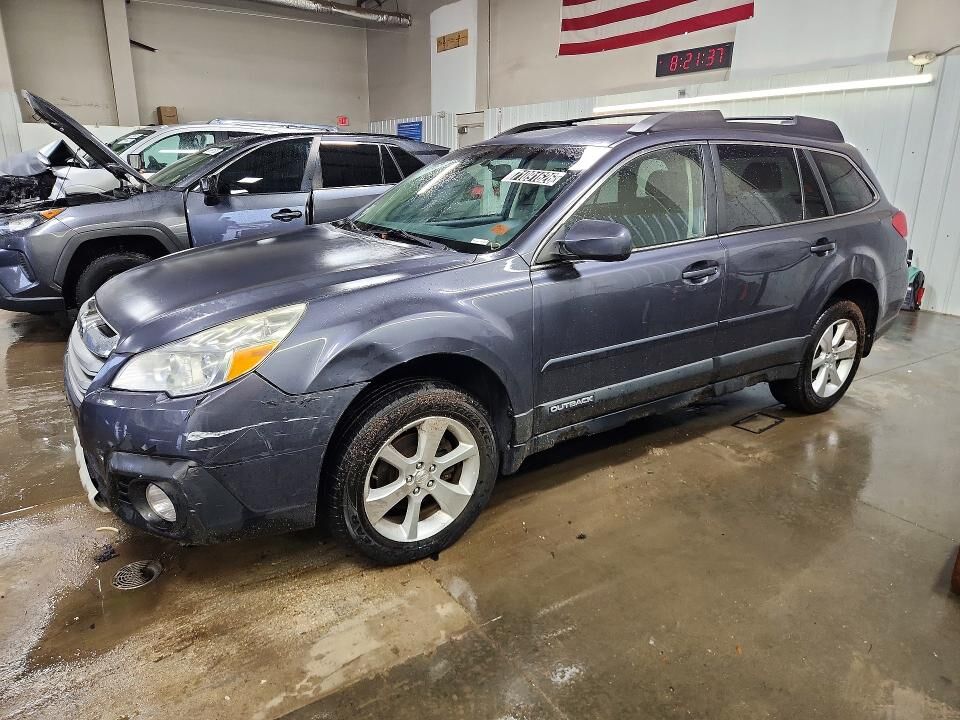 2014 SUBARU Outback