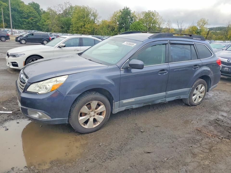 2011 SUBARU Outback