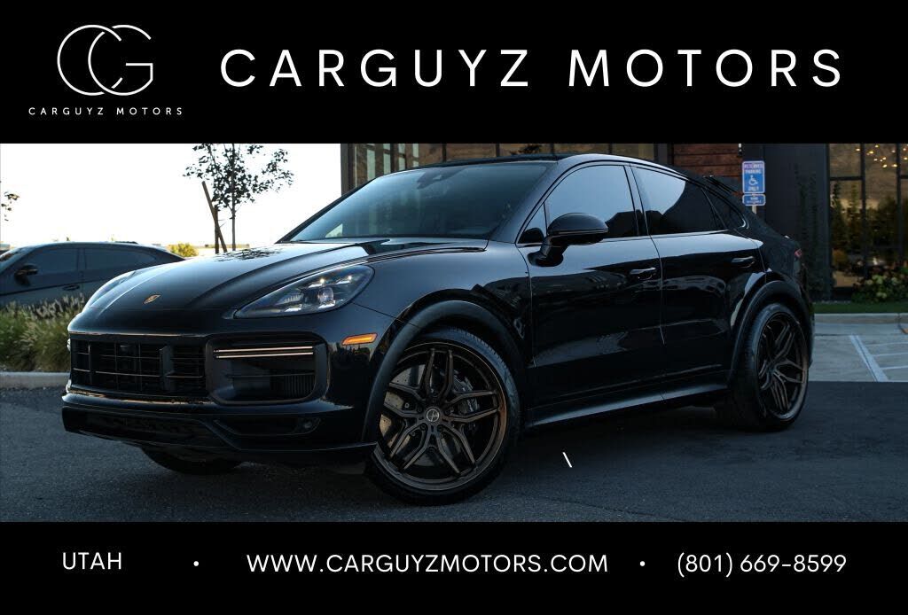 2022 PORSCHE Cayenne