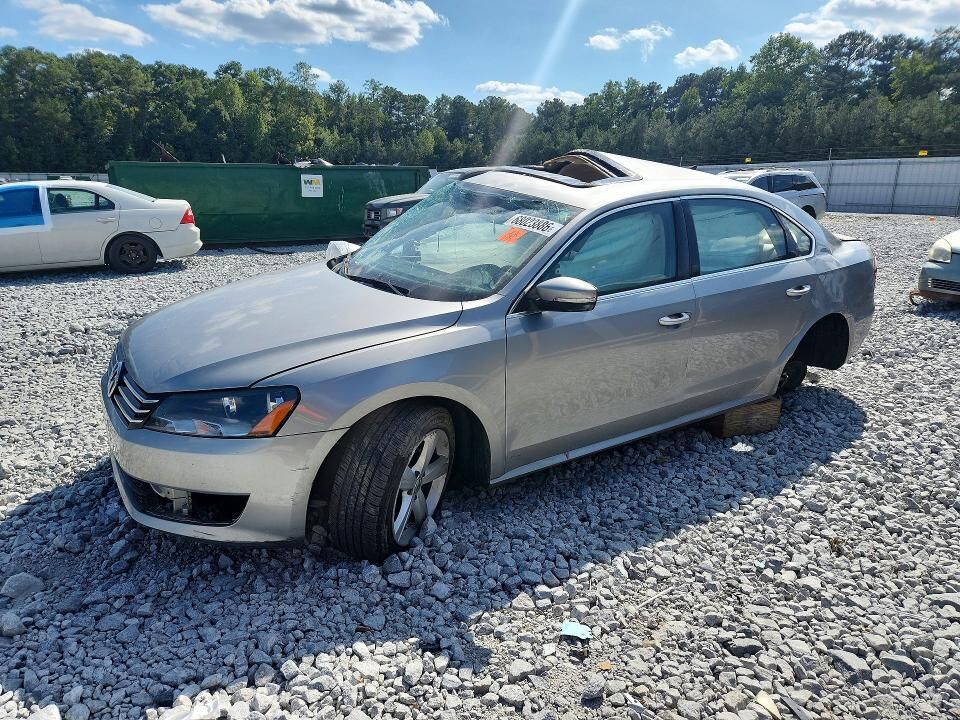 2013 VOLKSWAGEN Passat