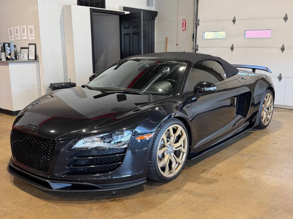 2012 AUDI R8