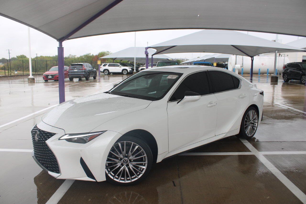 2023 LEXUS IS