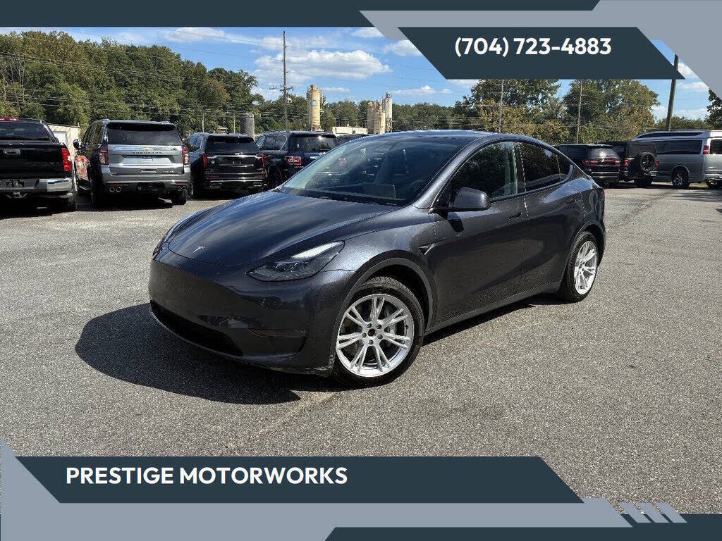 2024 TESLA Model Y