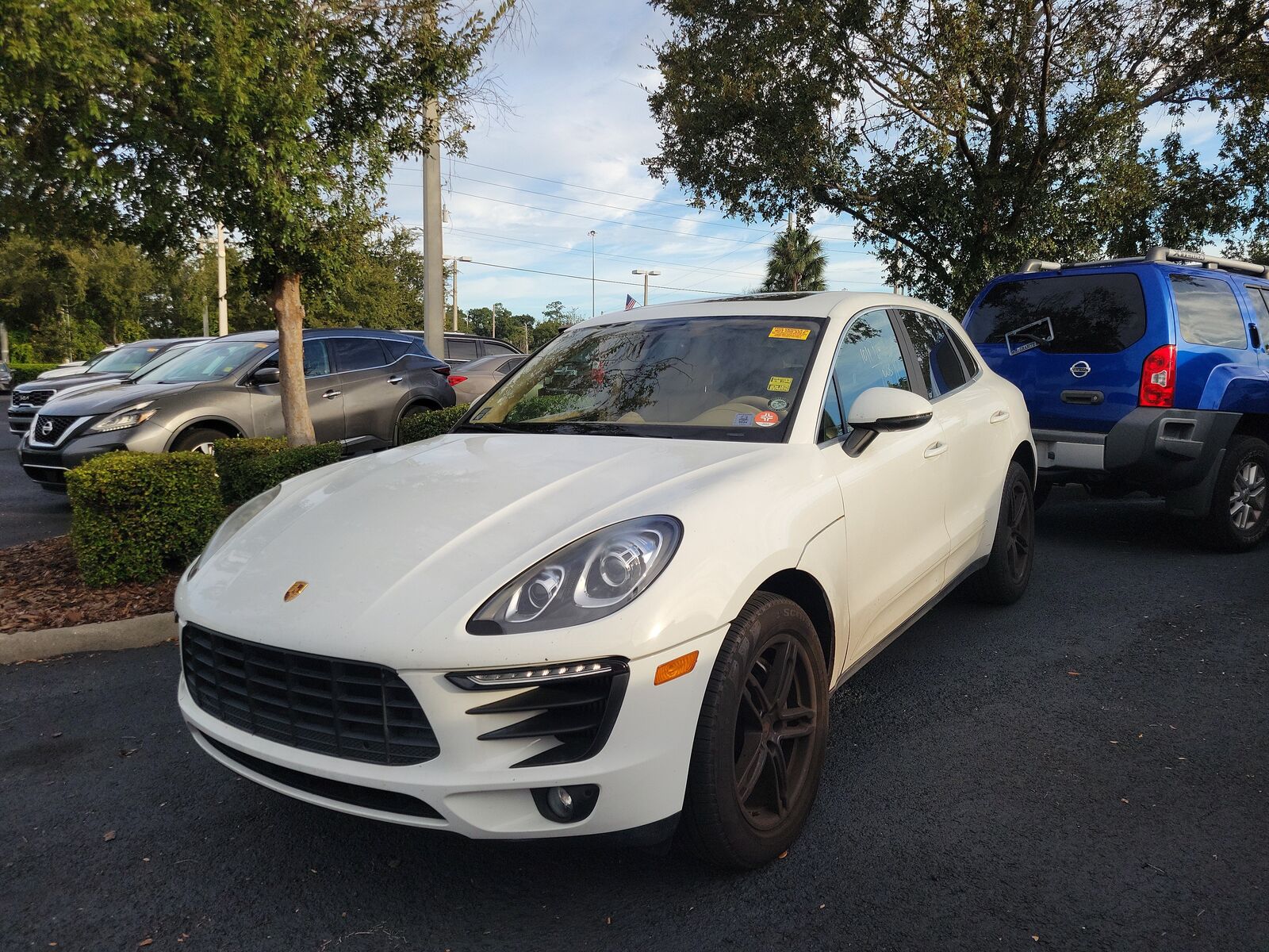 2016 PORSCHE Macan