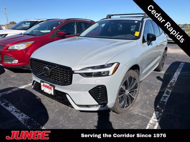 2025 VOLVO XC60