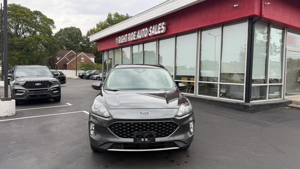 2020 FORD Escape