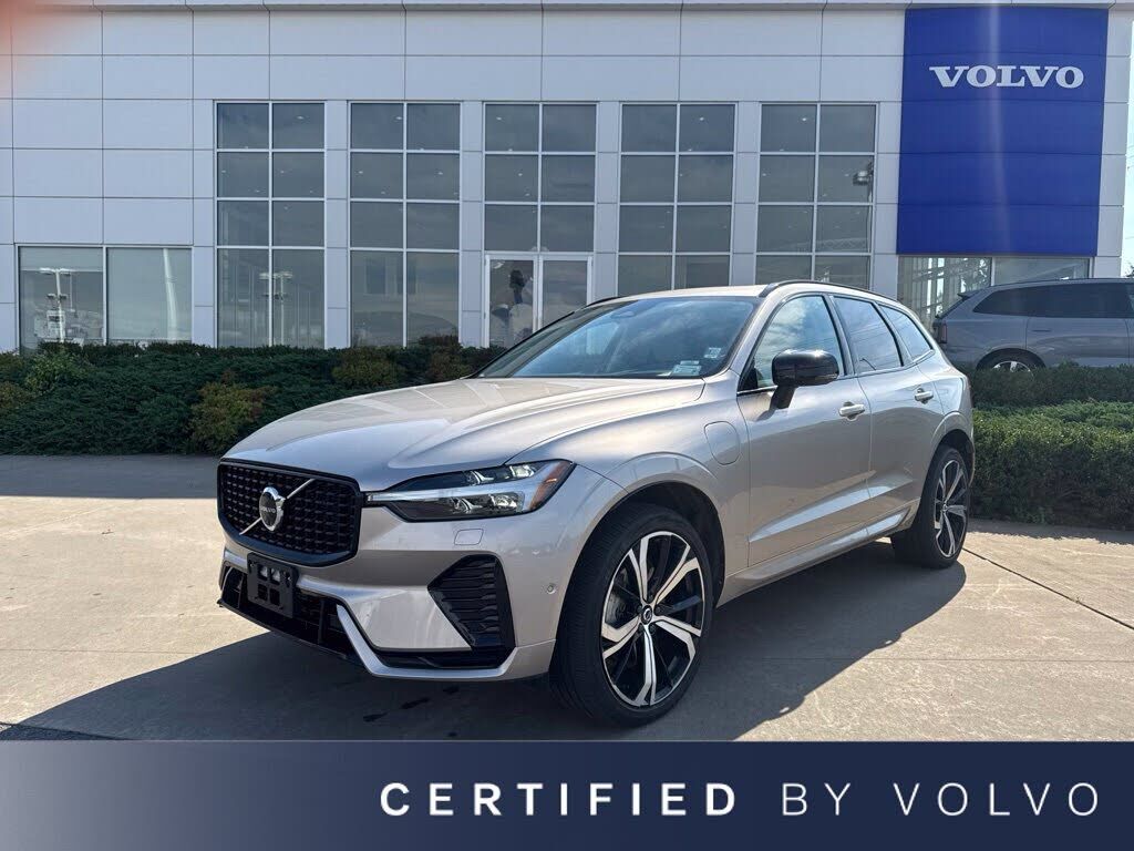 2025 VOLVO XC60