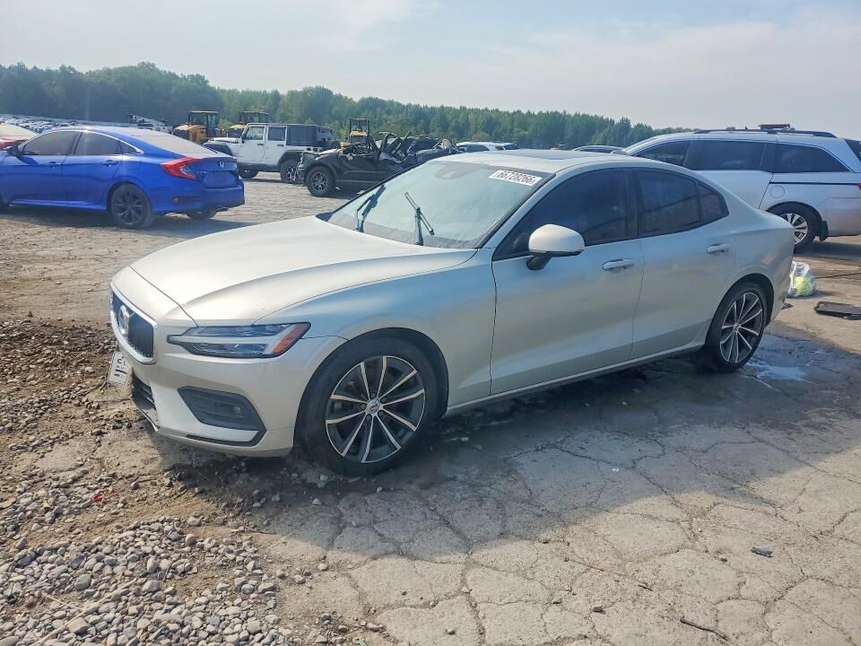 2021 VOLVO S60