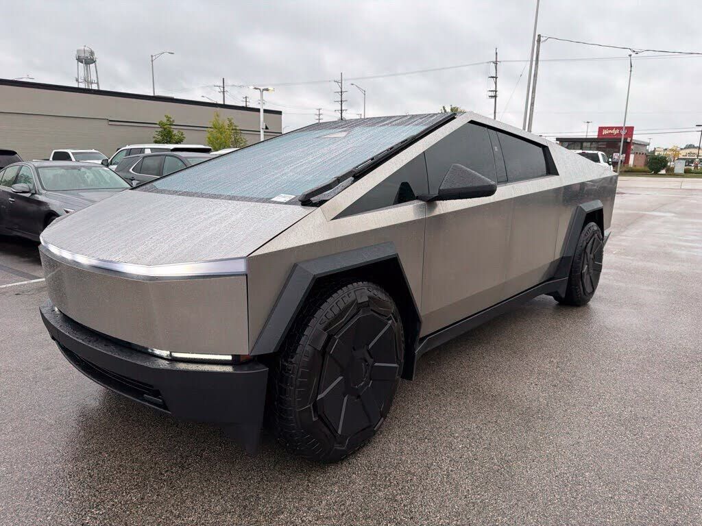 2024 TESLA Cybertruck