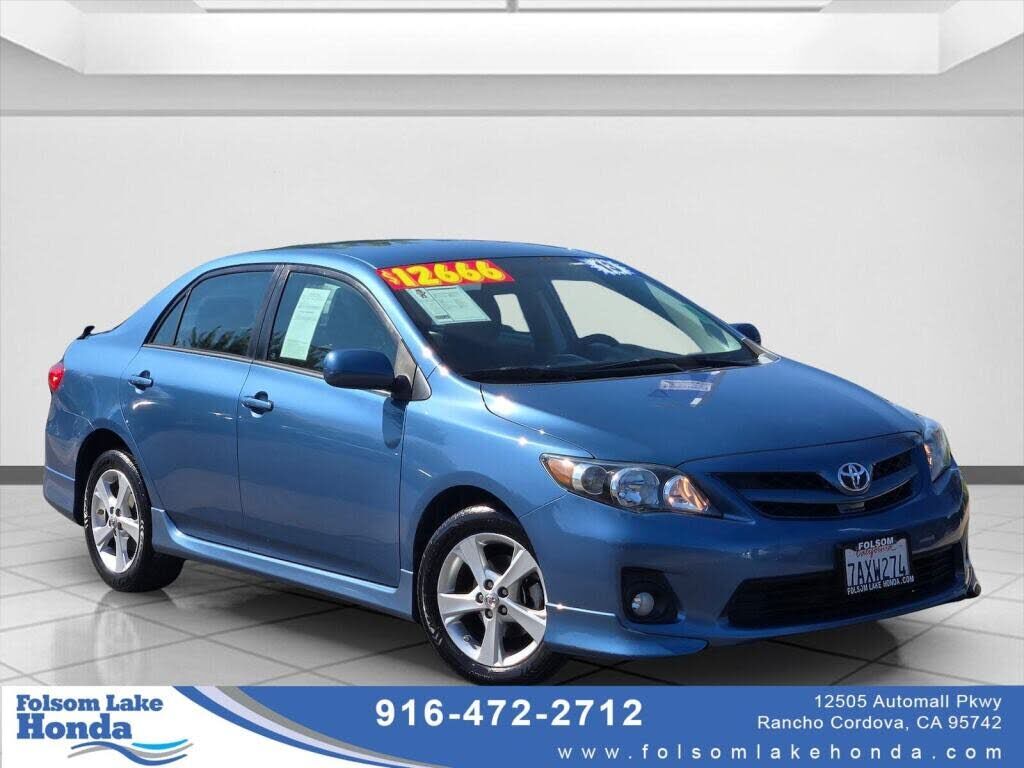 2013 TOYOTA Corolla