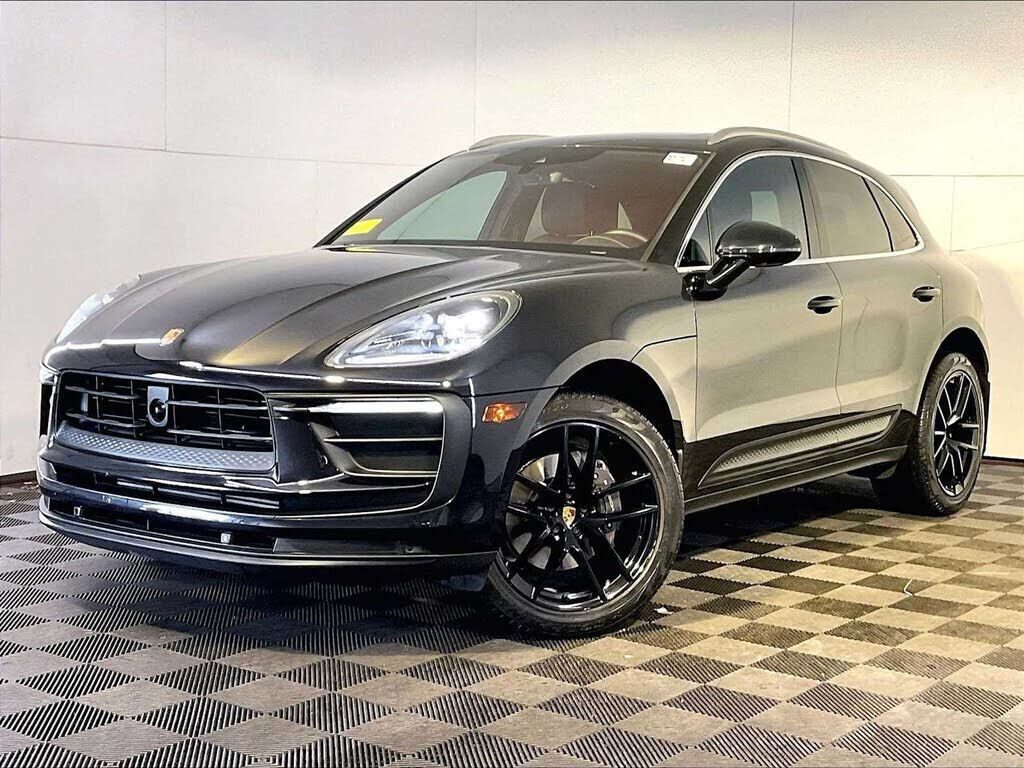 2022 PORSCHE Macan