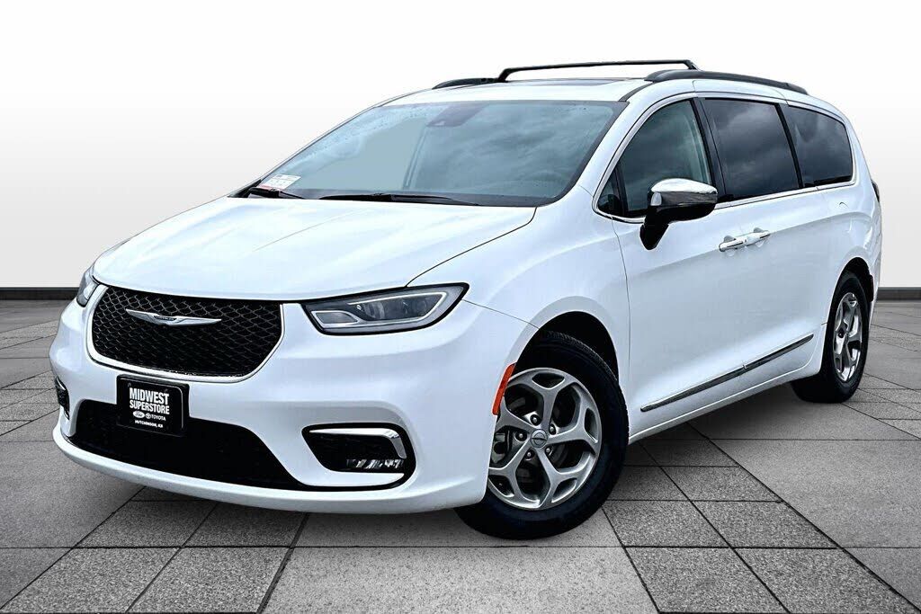 2023 CHRYSLER Pacifica